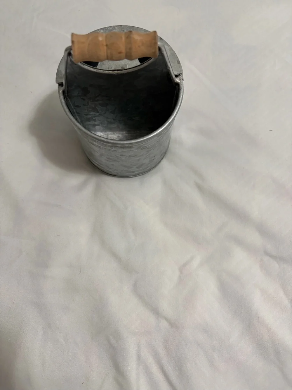 Vintage Briskut Galvanized Metal Toothbrush Holder - Silver